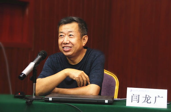 开云网页版_开云（中国副总经理闫龙广告诫新员工要时刻树立安全意识.jpg