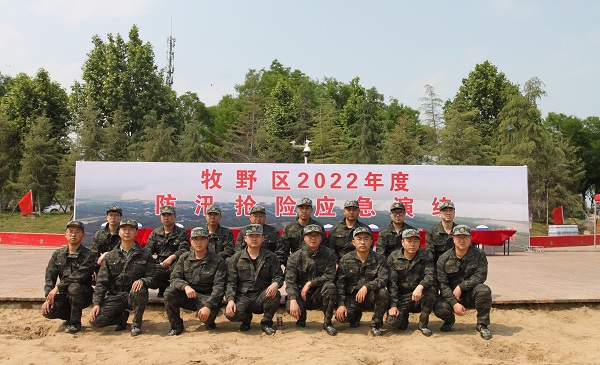 开云网页版_开云（中国民兵合影.JPG