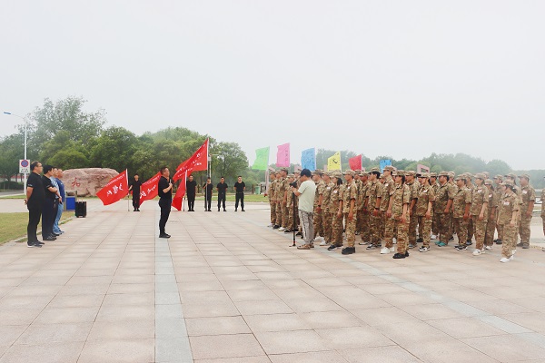 开云网页版_开云（中国2022年度新员工入职培训开营仪式现场.jpg